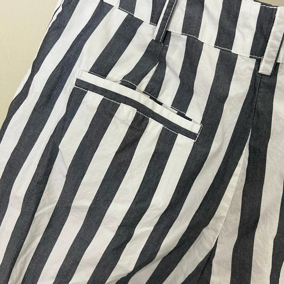 UO • Percy Pleated High-Rise Tapered Pant - Picture 6 of 9